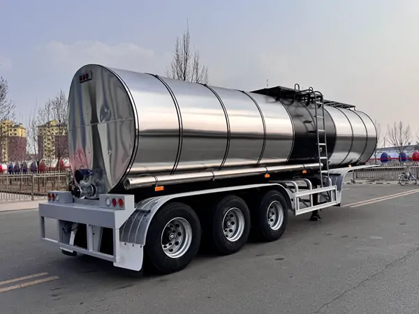 Tri Axles Hot Asphalt Tanker Trailer For Sale - Image 2