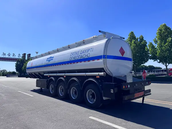 4 Axle Carbon Steel Fuel Tanker Trailer - Image 3