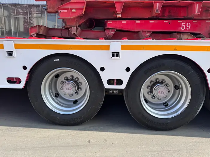 4 Axle Detachable Gooseneck Semi Trailer (7)
