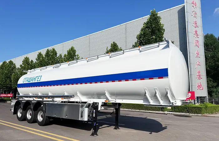 Remorque citerne à carburant à 3 essieux en Asie centrale 3