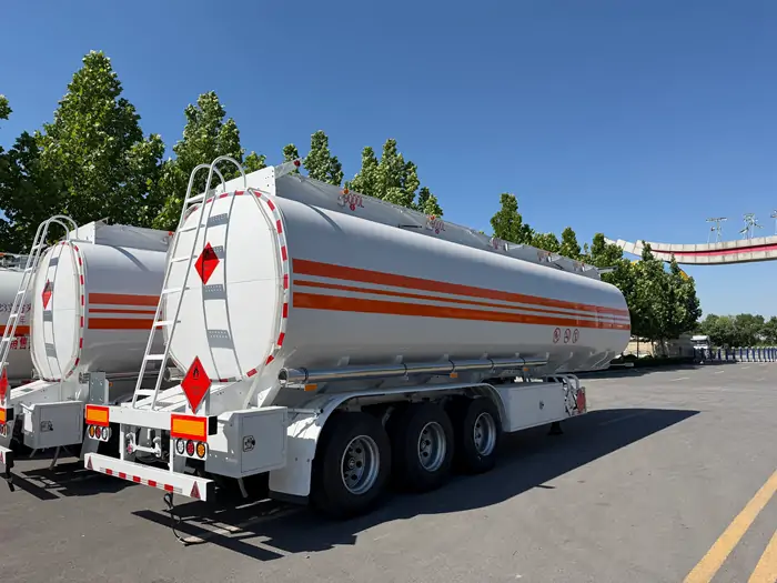 How to Choose a Fuel Tanker Trailer for Long Distance Transportation 2