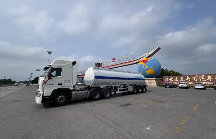 3 Axle Fuel Tanker Trailer Shipped To Kyrgyzstan 2