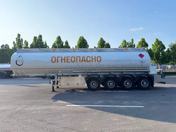 4 Axle 35,000L Oil Tanker Semi Trailer 1