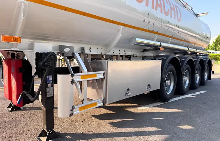 4 Axle 35,000L Oil Tanker Semi Trailer 3